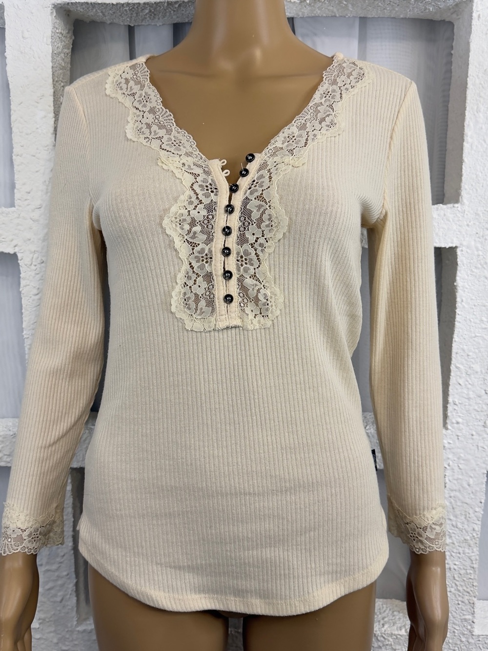Buffalo David Bitton Cream Lace-Trim Ribbed Henley Long Sleeve Top
